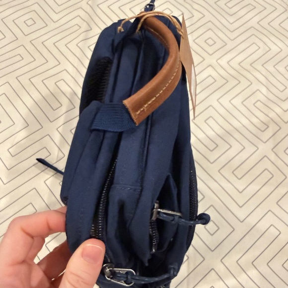 NWT Fjallraven Raven 28 Navy Backpack - Picture 9 of 13